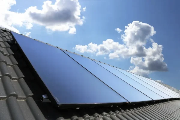 Solaranlage auf Hausdach – Helmut Grötschel Heizung Sanitär Solar in Grünwald & München